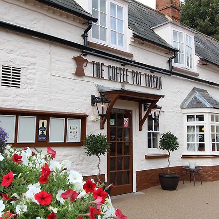 The Coffee Pot Tavern Bed & Breakfast Potterspury Dış mekan fotoğraf